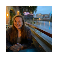 olivia kelly headshot