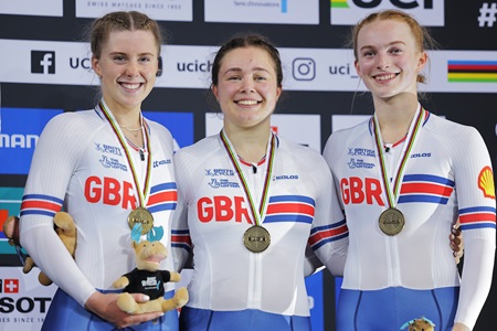 Lauren Bell with womens sprint team